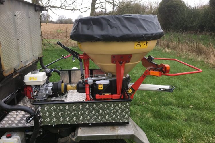Fitting up a Vicon super flow pendulam spreader to a Kawasaki Mule